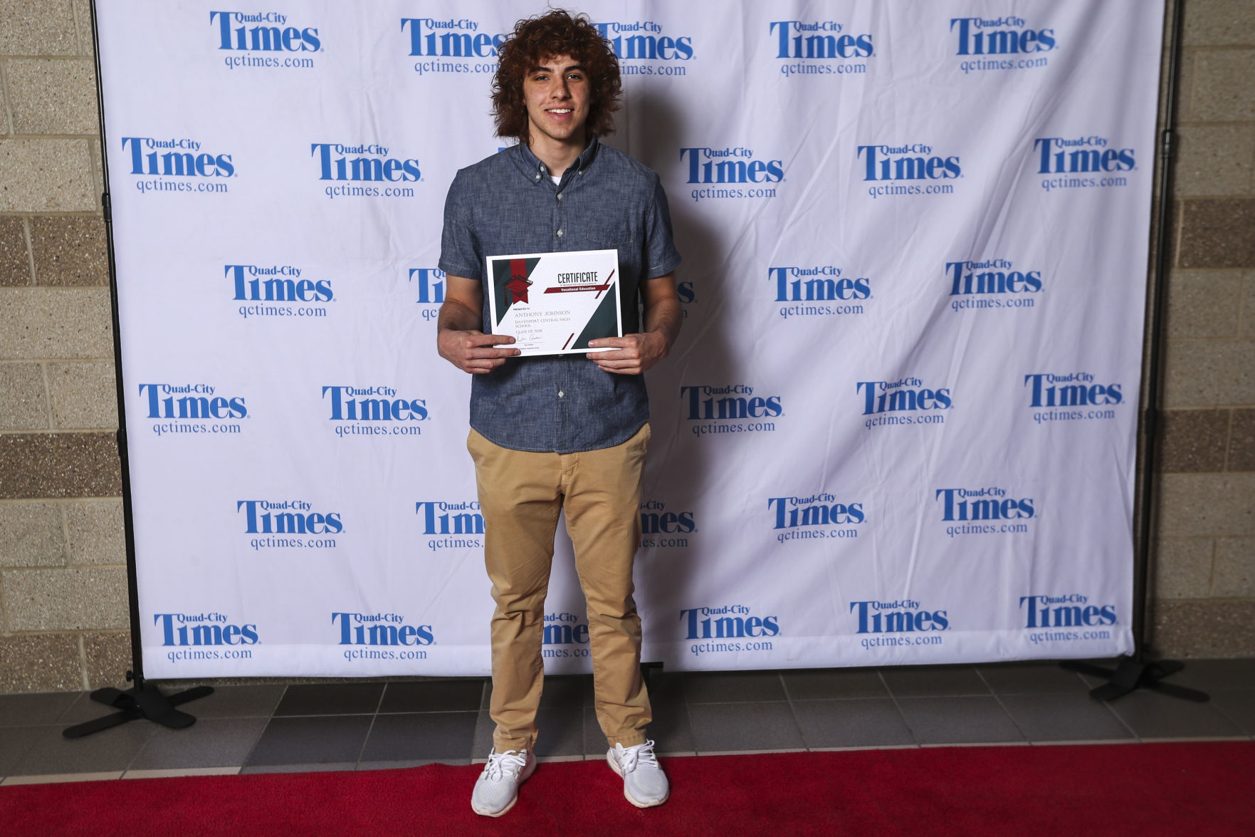 051518-salute-to-academics-red-carpet-055